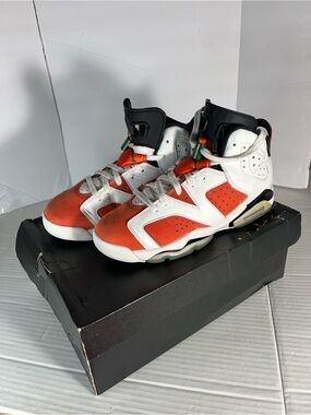 Air Jordan six Retro size 5.5 youth